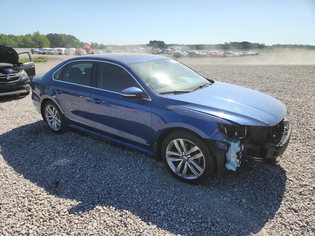 2017 VOLKSWAGEN Passat