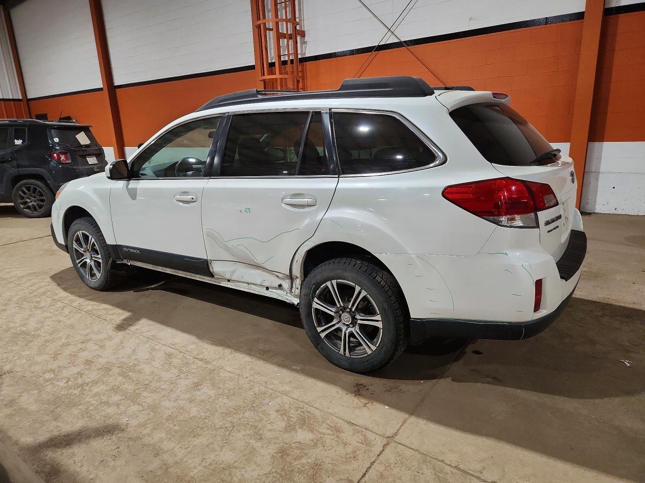 2014 SUBARU Outback