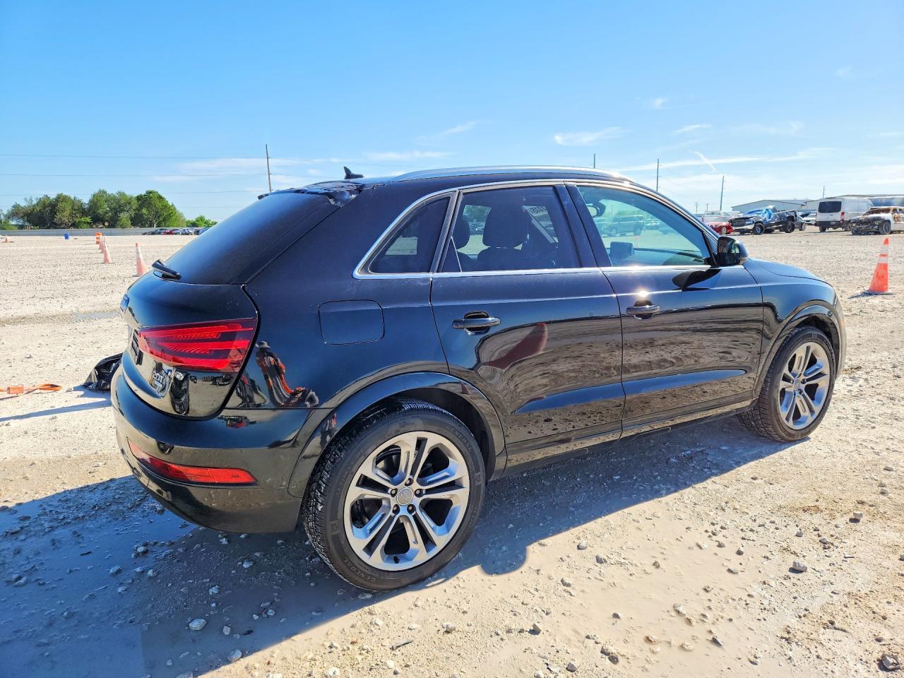 2015 AUDI Q3