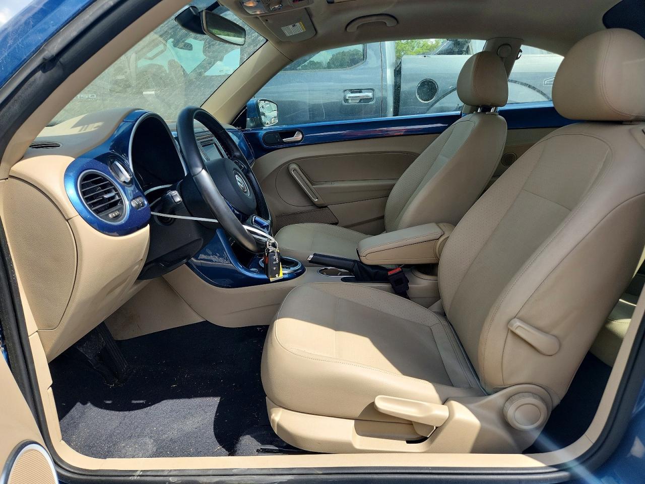 2019 VOLKSWAGEN Beetle