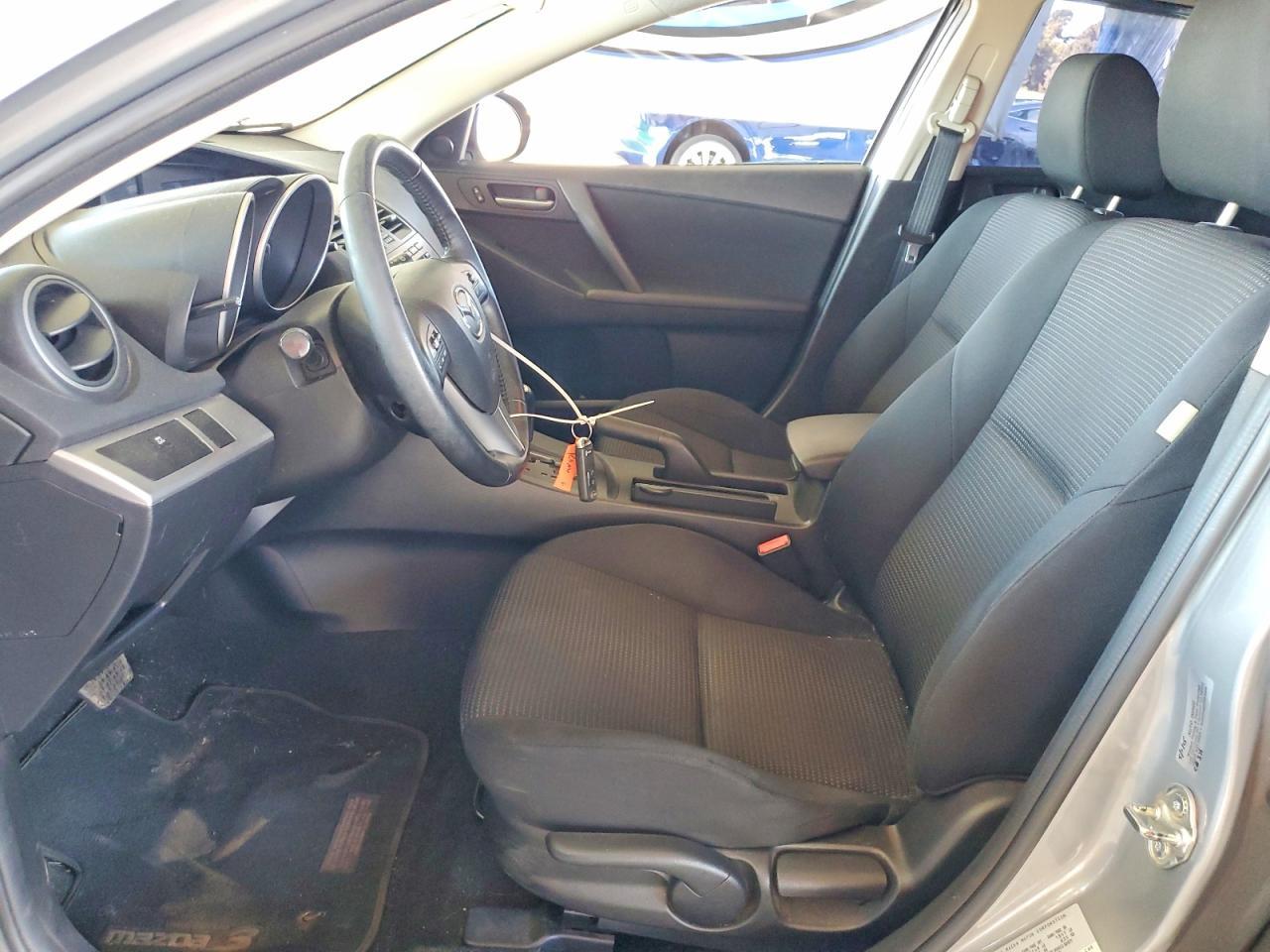 2013 MAZDA 3