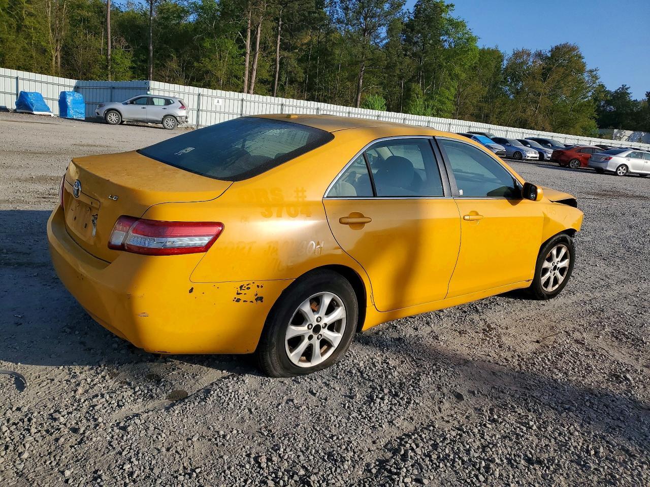 2011 TOYOTA CAMRY