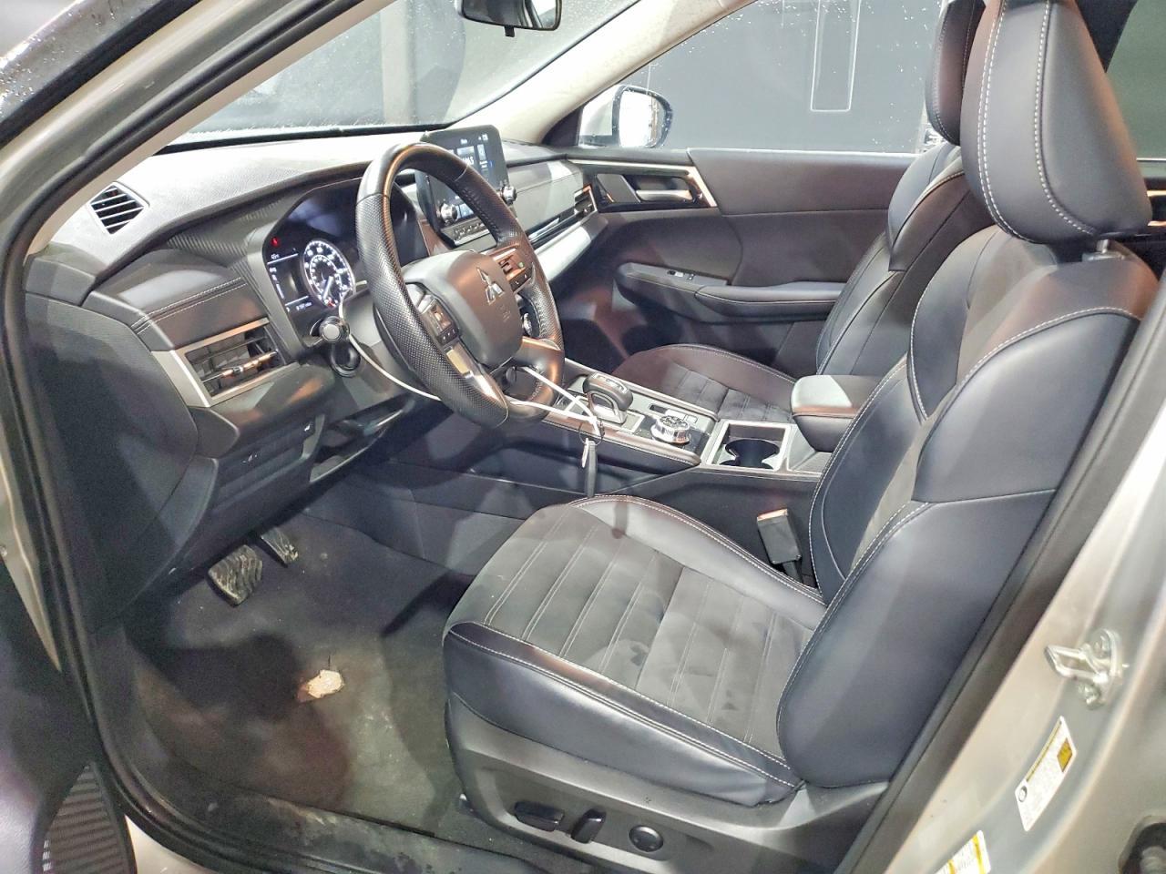 2024 MITSUBISHI outlander