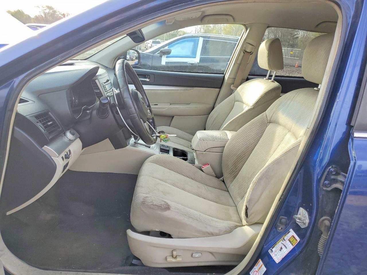 2010 SUBARU Outback
