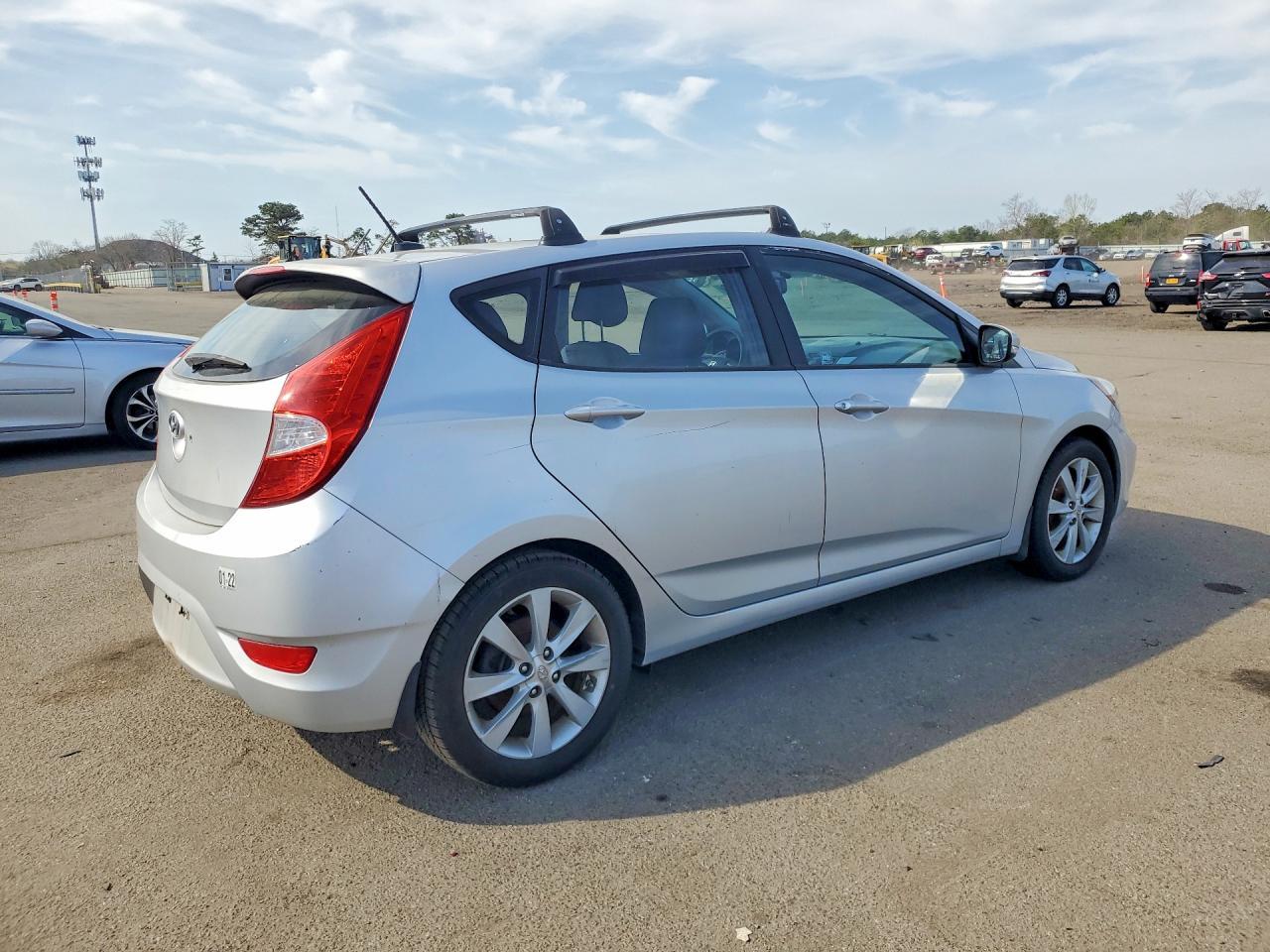 2013 HYUNDAI ACCENT
