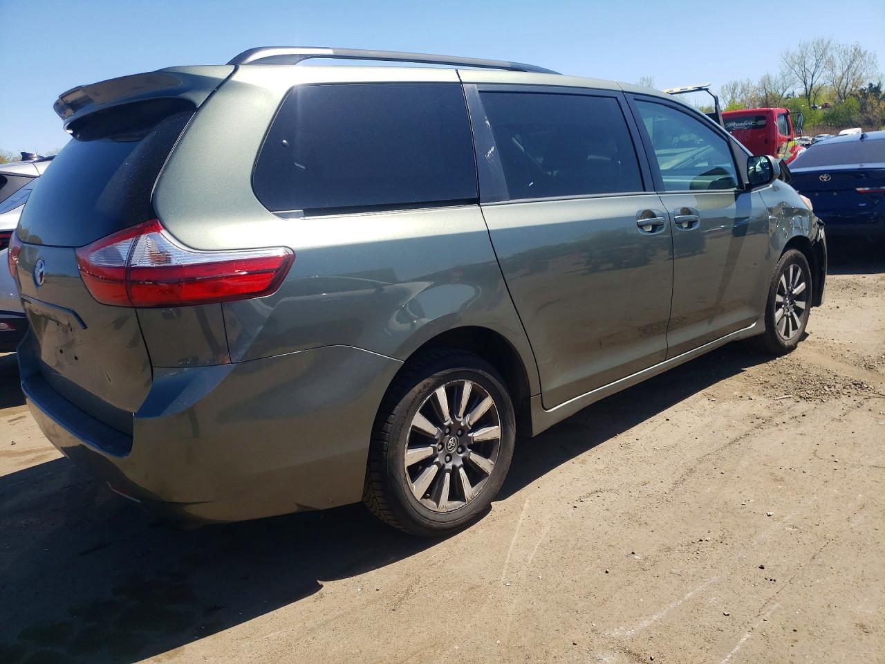 2018 TOYOTA SIENNA