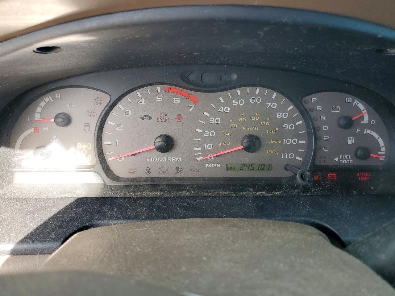 2003 TOYOTA Sequoia