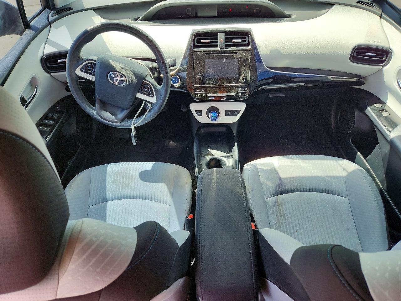 2016 TOYOTA PRIUS
