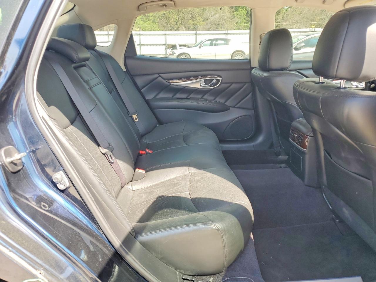 2015 INFINITI Q70
