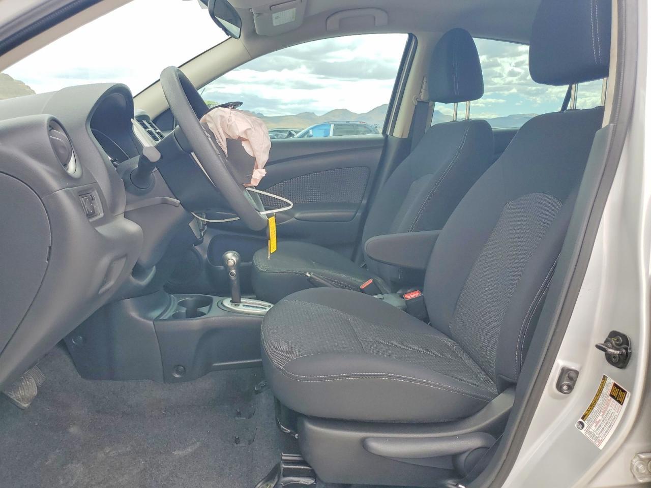 2015 NISSAN VERSA