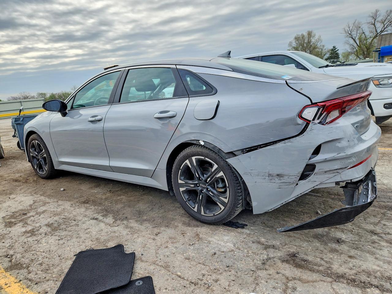2022 KIA K5