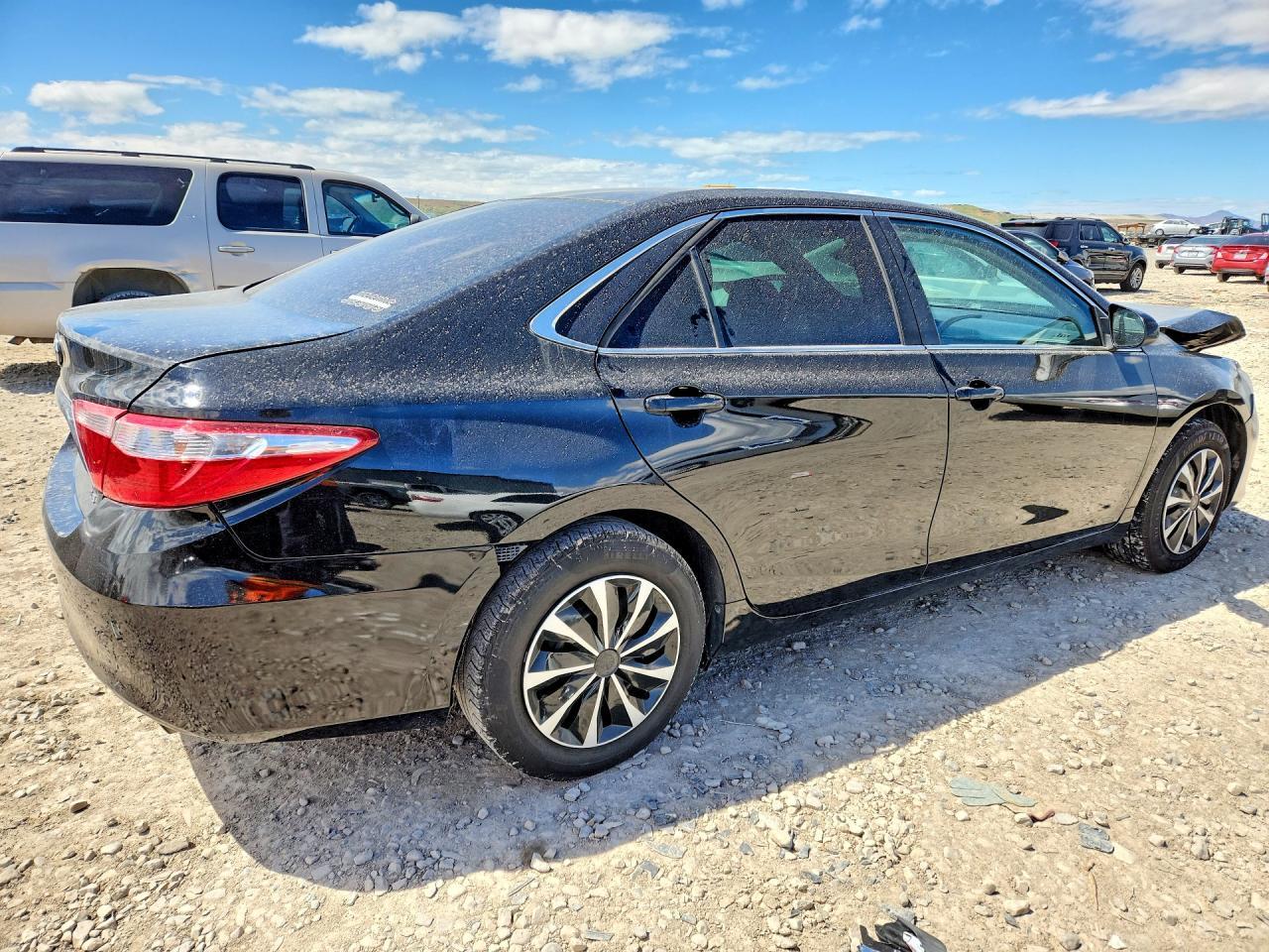 2016 TOYOTA CAMRY