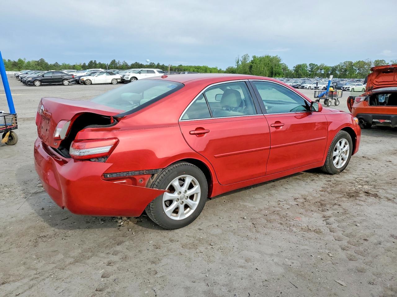 2011 TOYOTA CAMRY