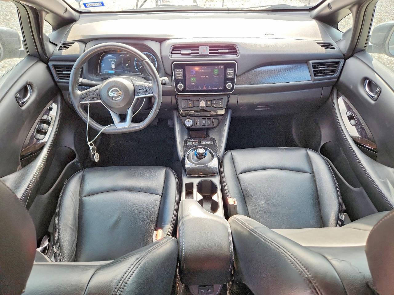 2022 NISSAN LEAF
