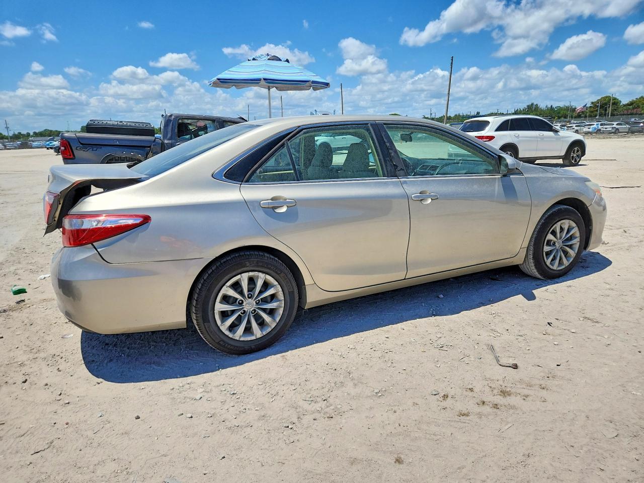 2015 TOYOTA CAMRY