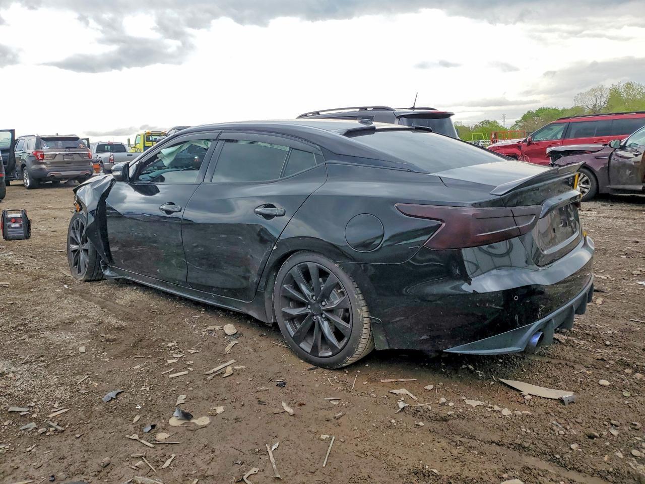 2016 NISSAN Maxima