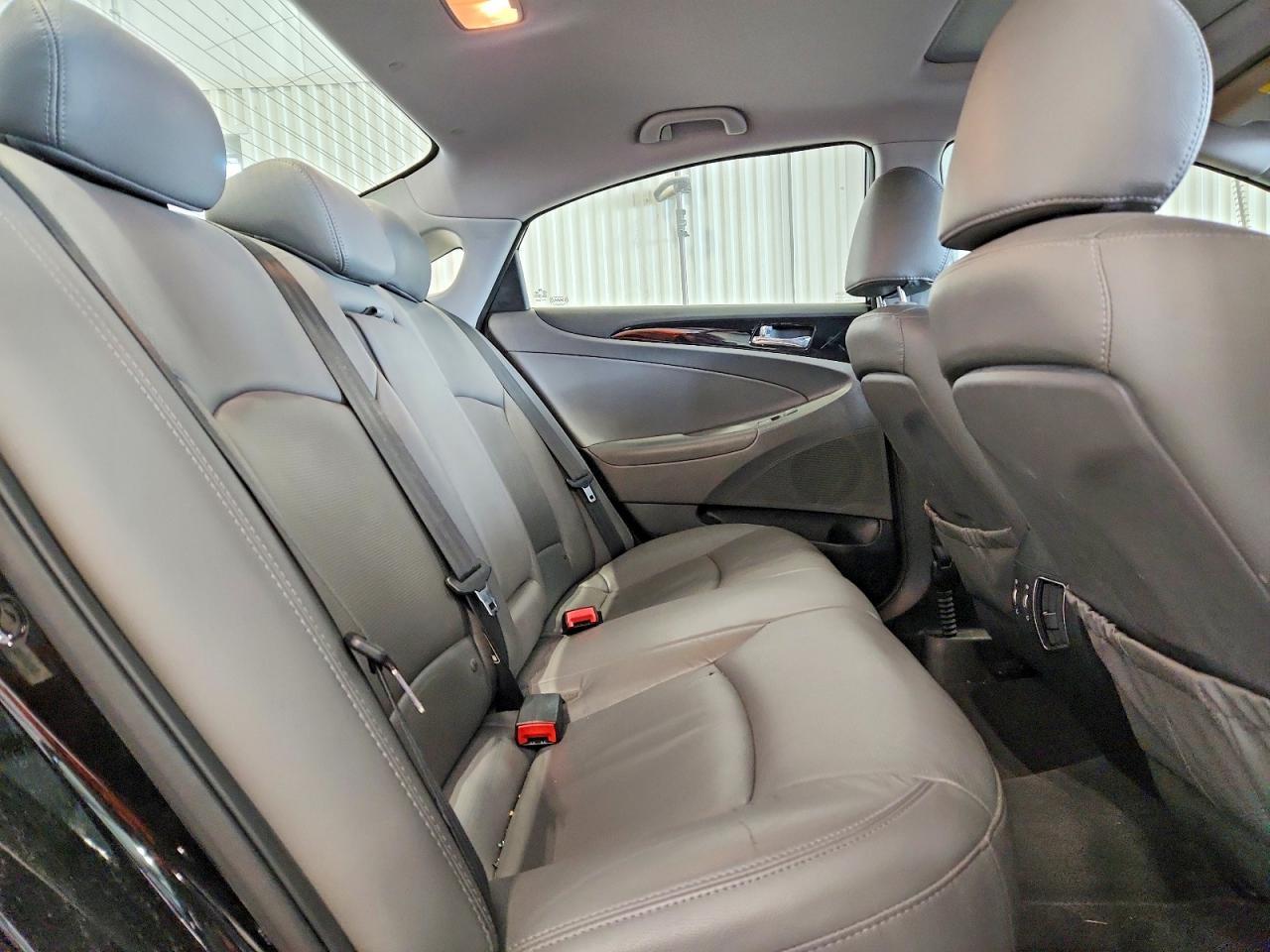 2011 HYUNDAI SONATA