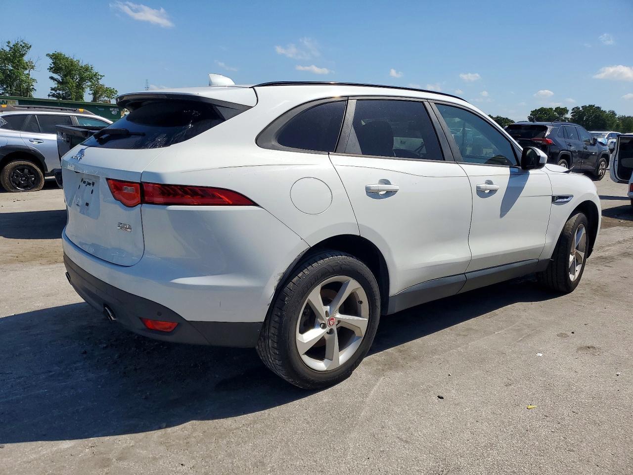 2017 JAGUAR F-Pace