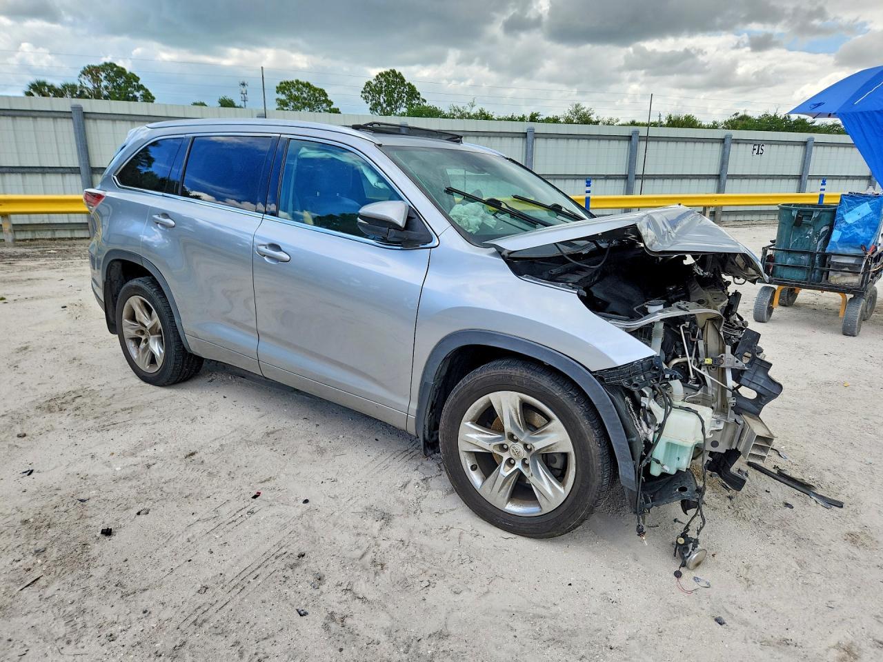 2015 TOYOTA HIGHLANDER