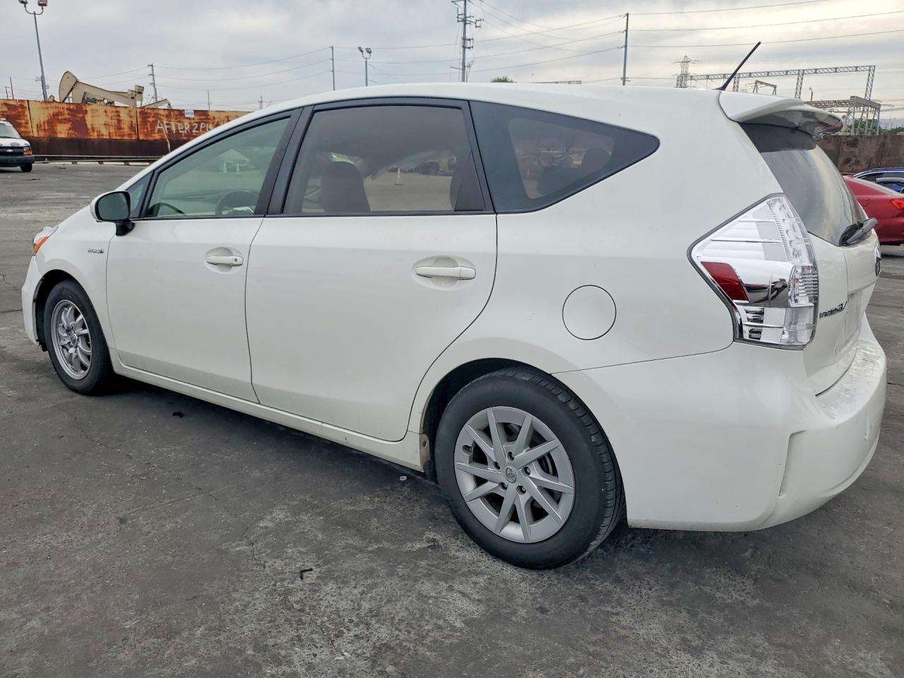 2014 TOYOTA PRIUS V