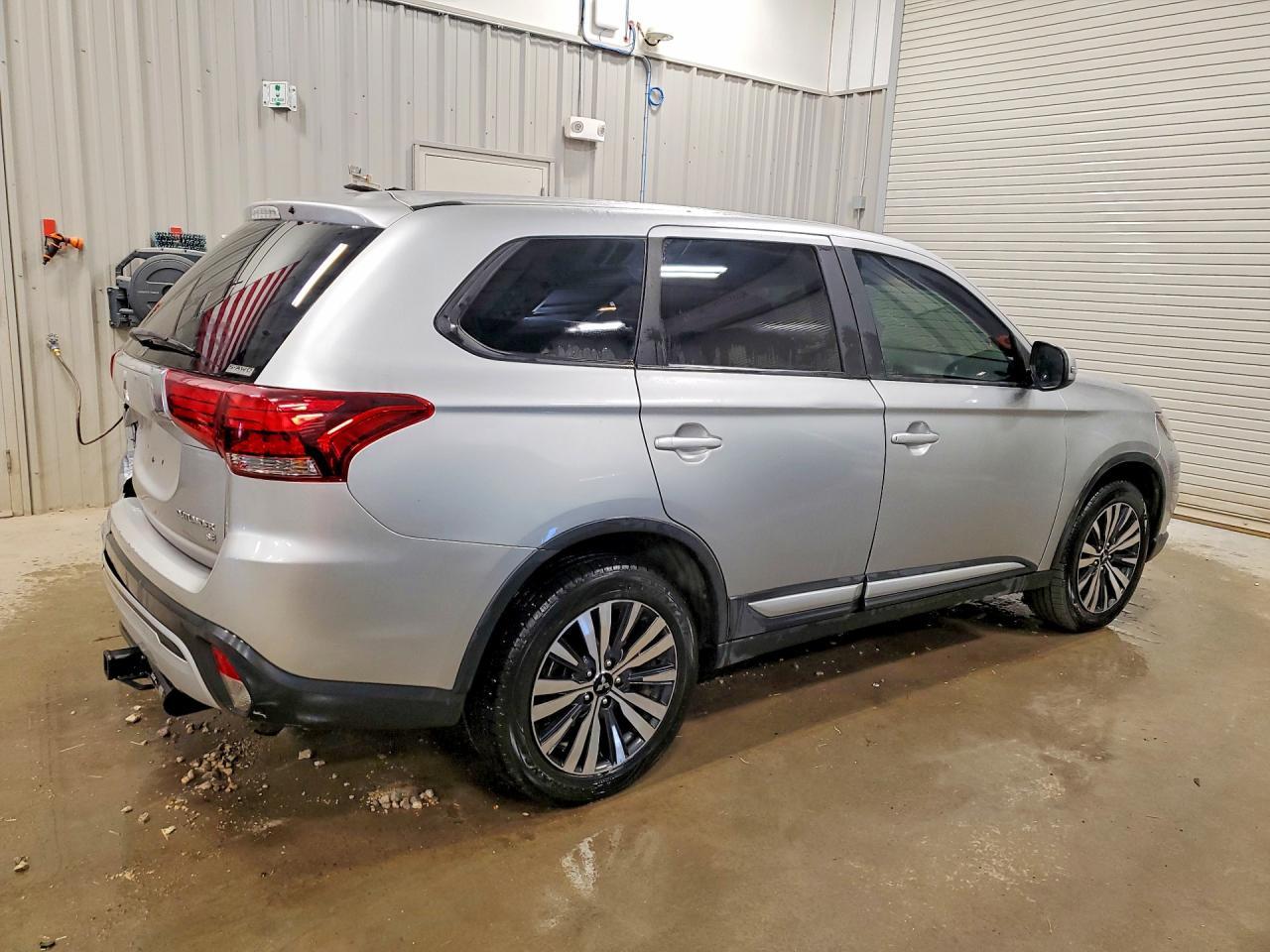 2019 MITSUBISHI outlander