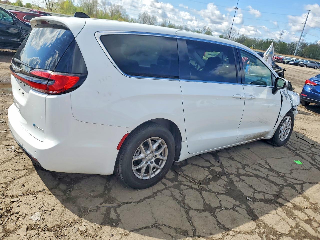 2023 CHRYSLER Pacifica