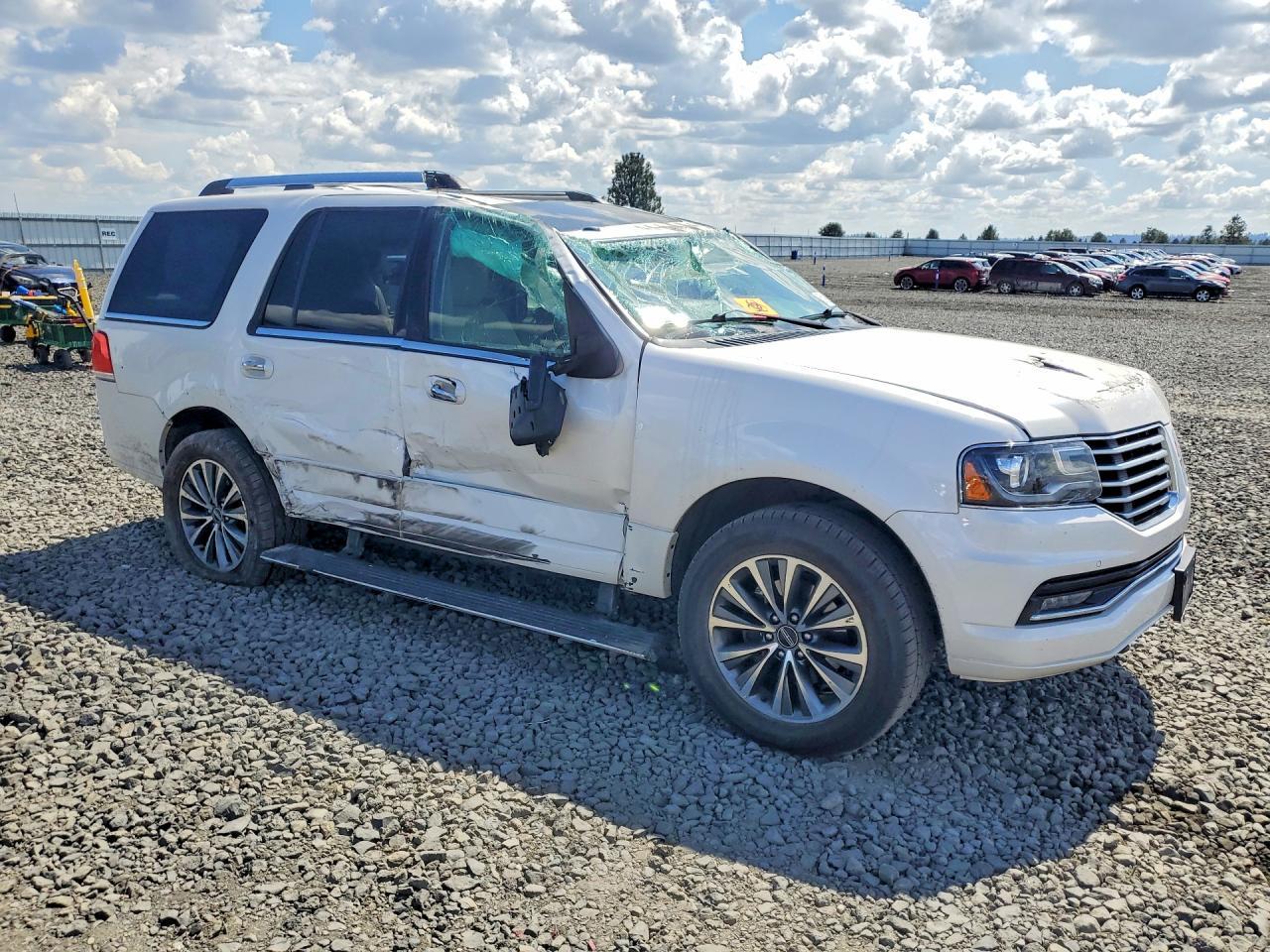 2017 LINCOLN Navigator