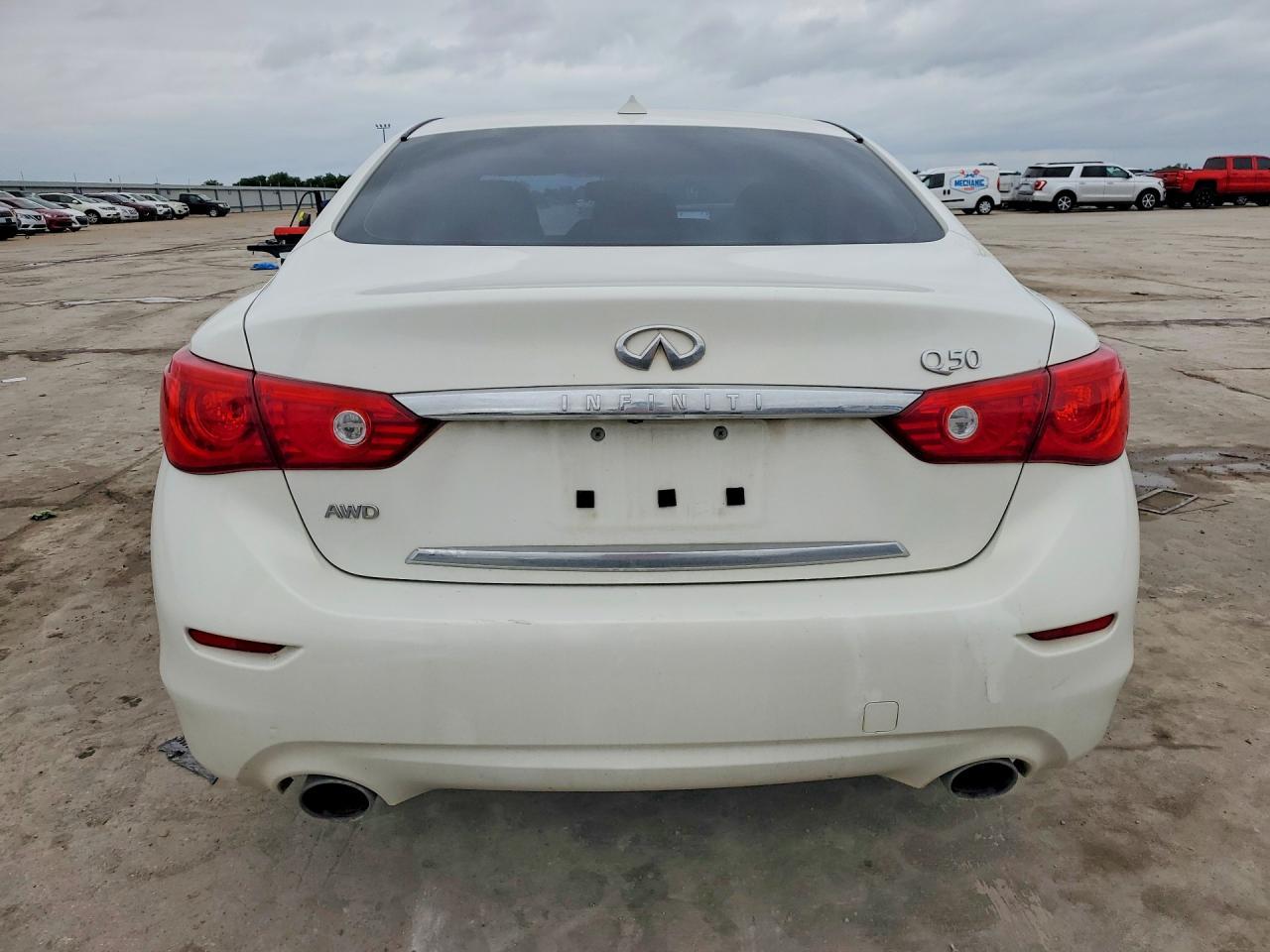 2015 INFINITI Q50
