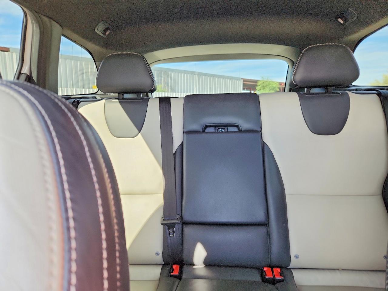 2015 VOLVO XC60