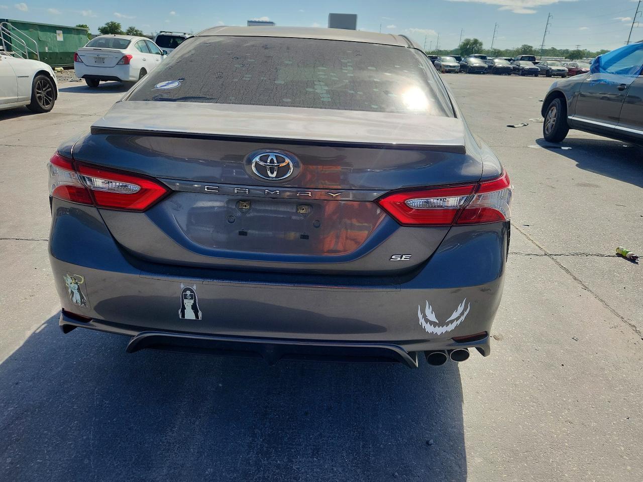 2018 TOYOTA CAMRY