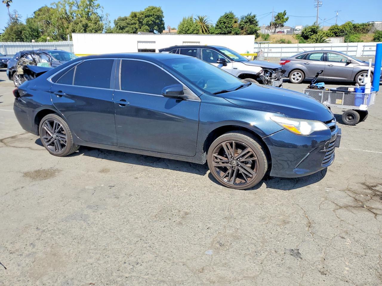 2017 TOYOTA CAMRY