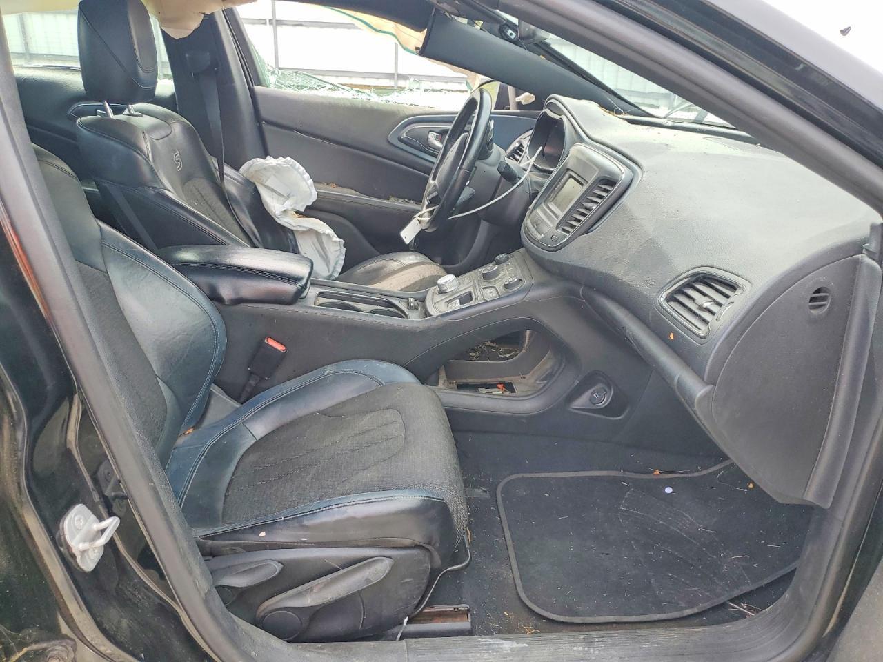 2015 CHRYSLER 200