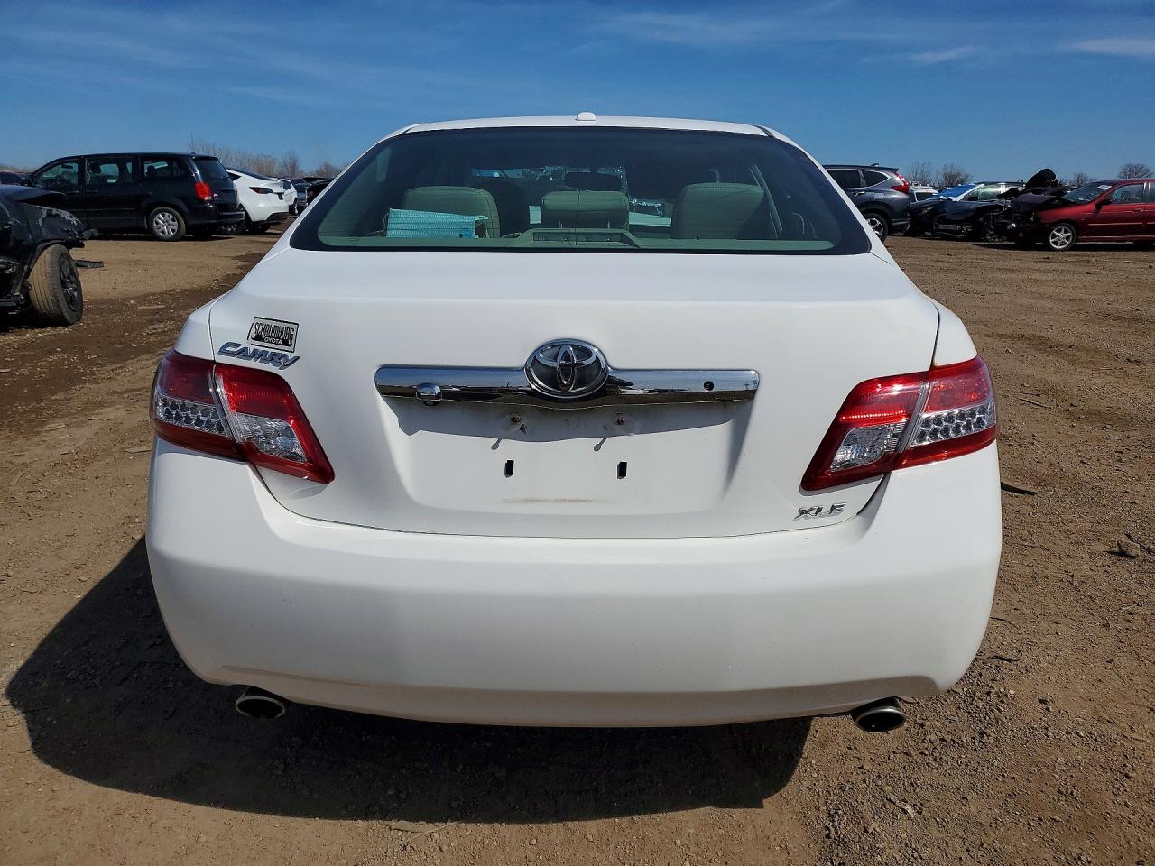 2011 TOYOTA CAMRY