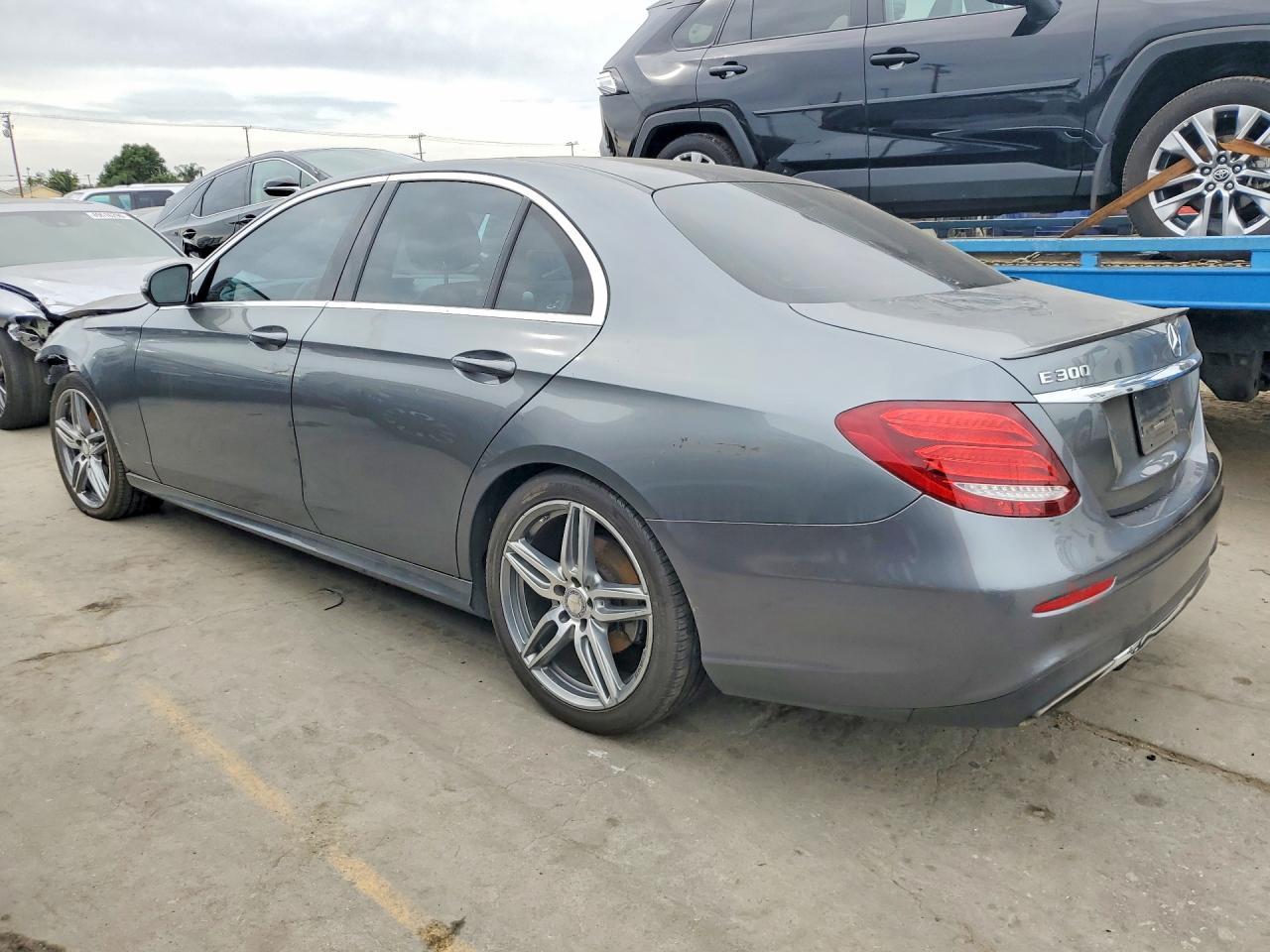 2017 MERCEDES-BENZ E-Class
