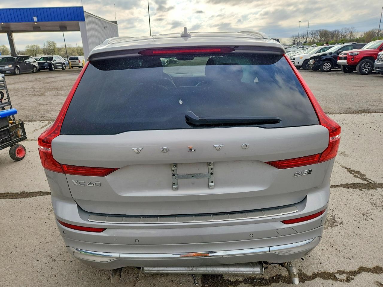 2022 VOLVO XC60