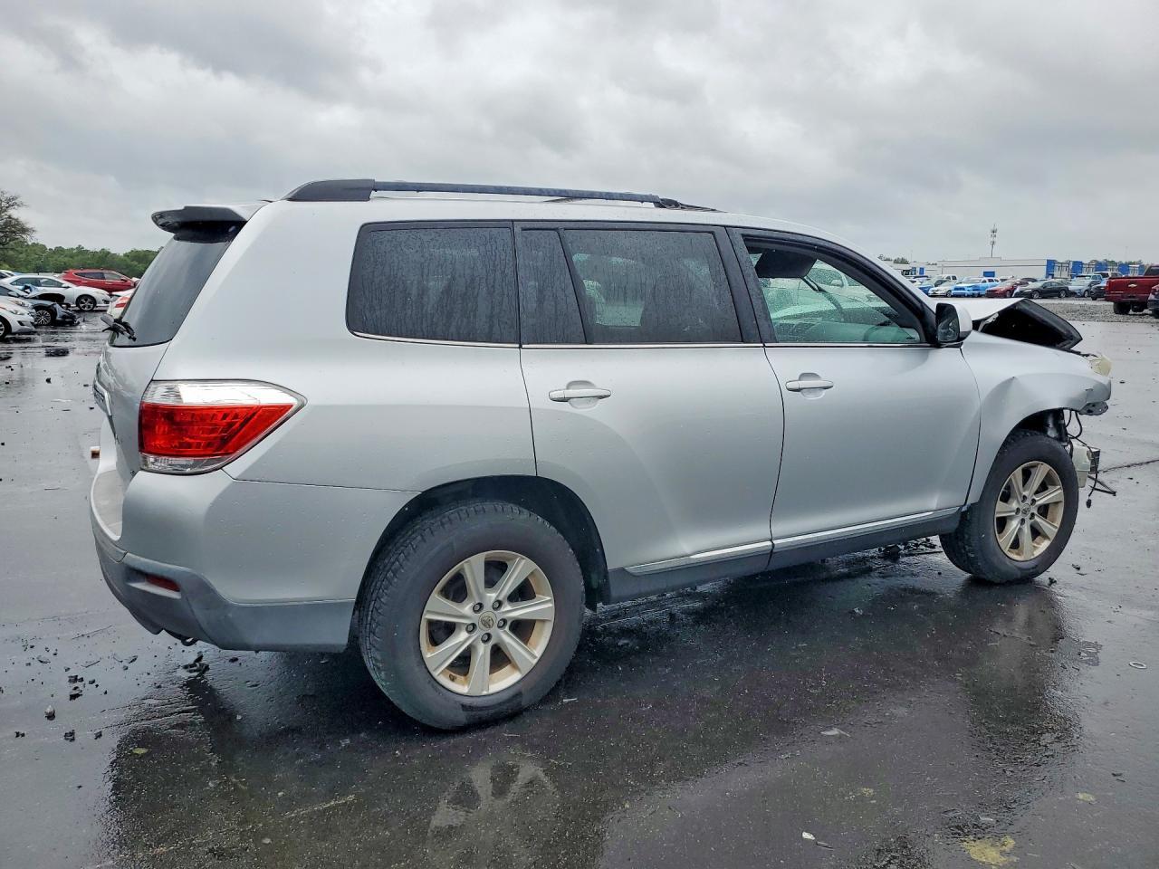 2011 TOYOTA HIGHLANDER