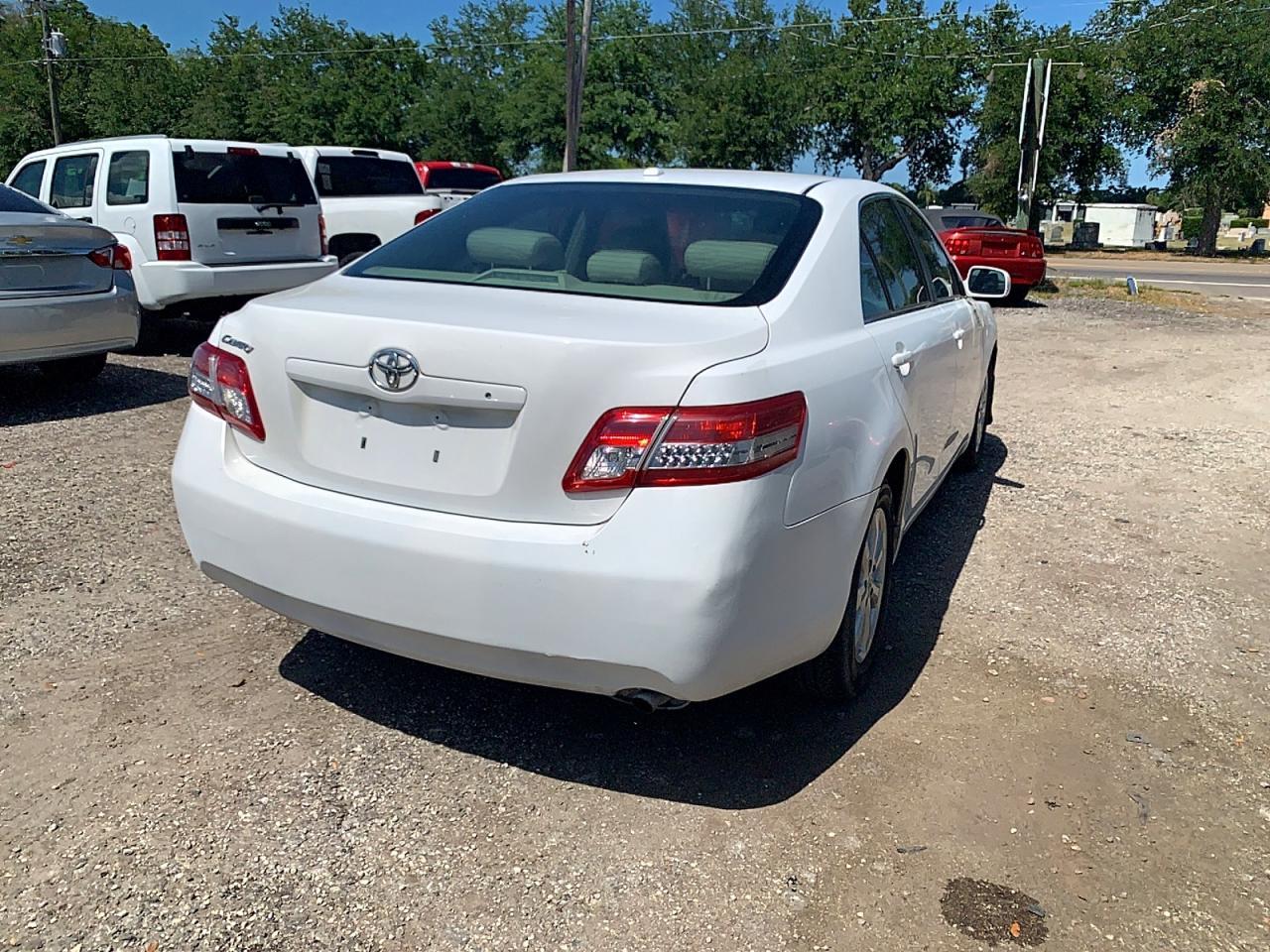 2011 TOYOTA CAMRY