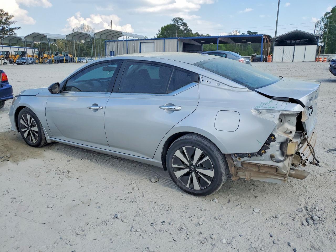 2022 NISSAN ALTIMA