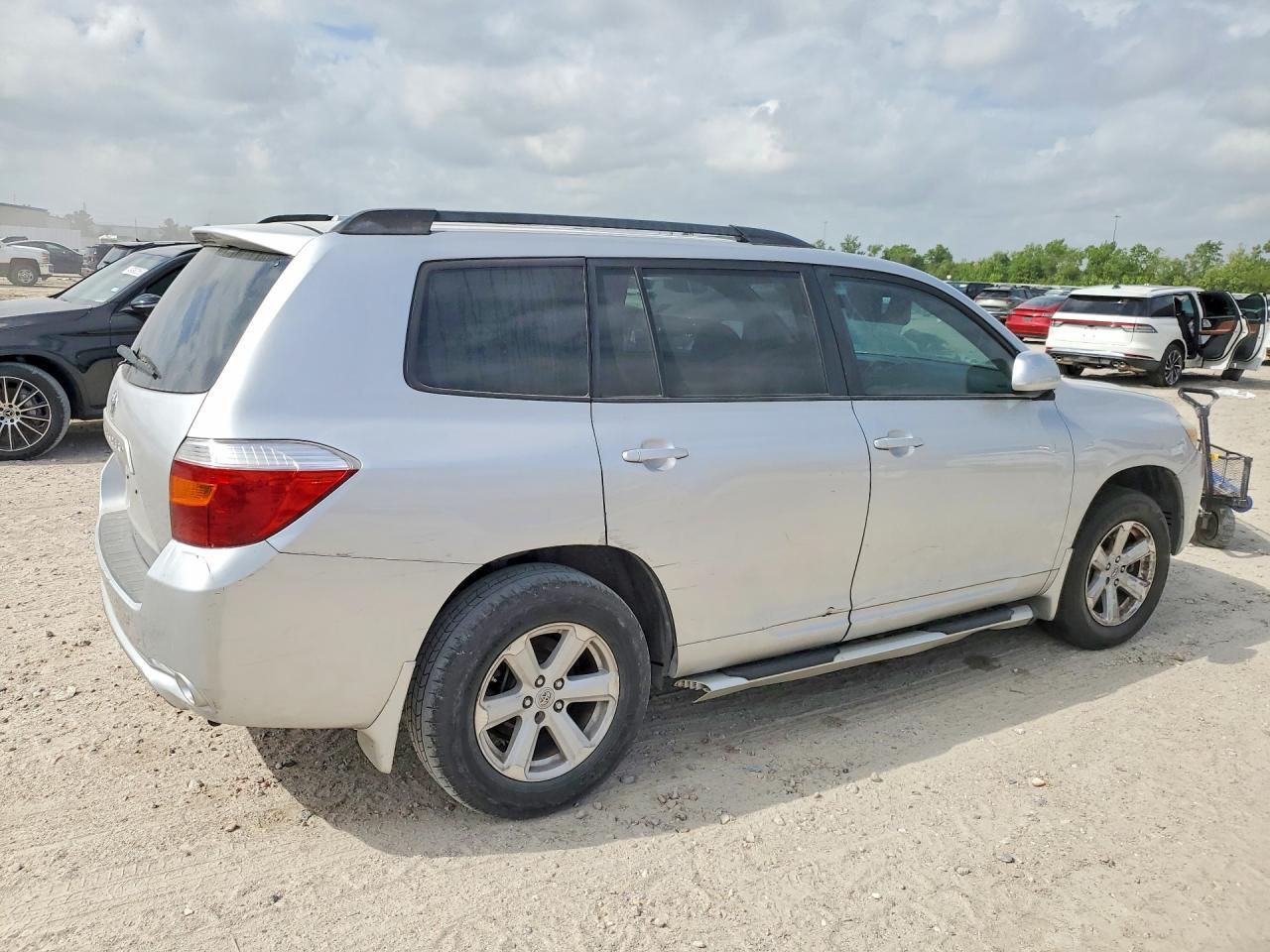 2010 TOYOTA HIGHLANDER