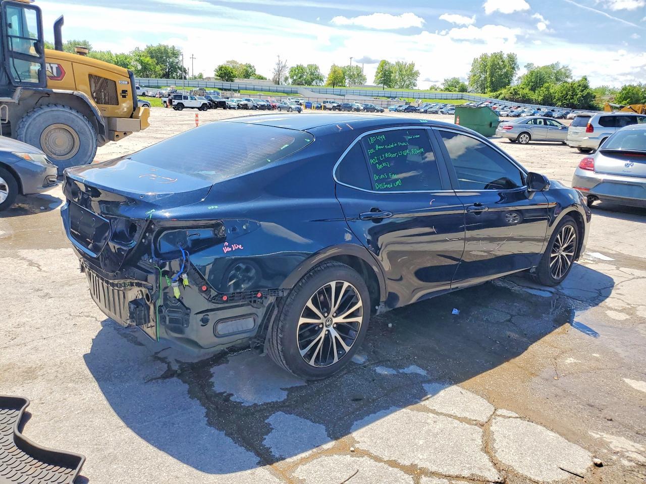 2018 TOYOTA CAMRY