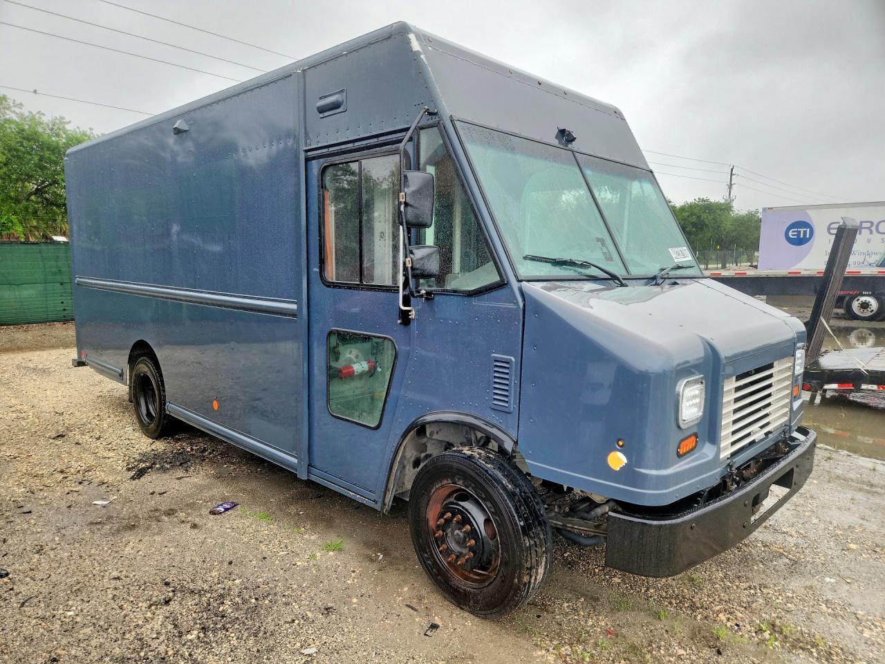 2021 FORD F59