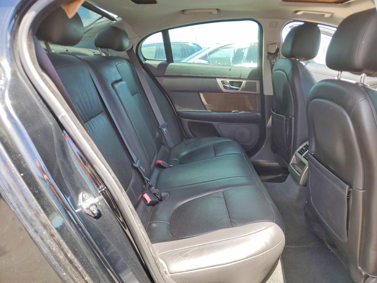 2009 JAGUAR XF