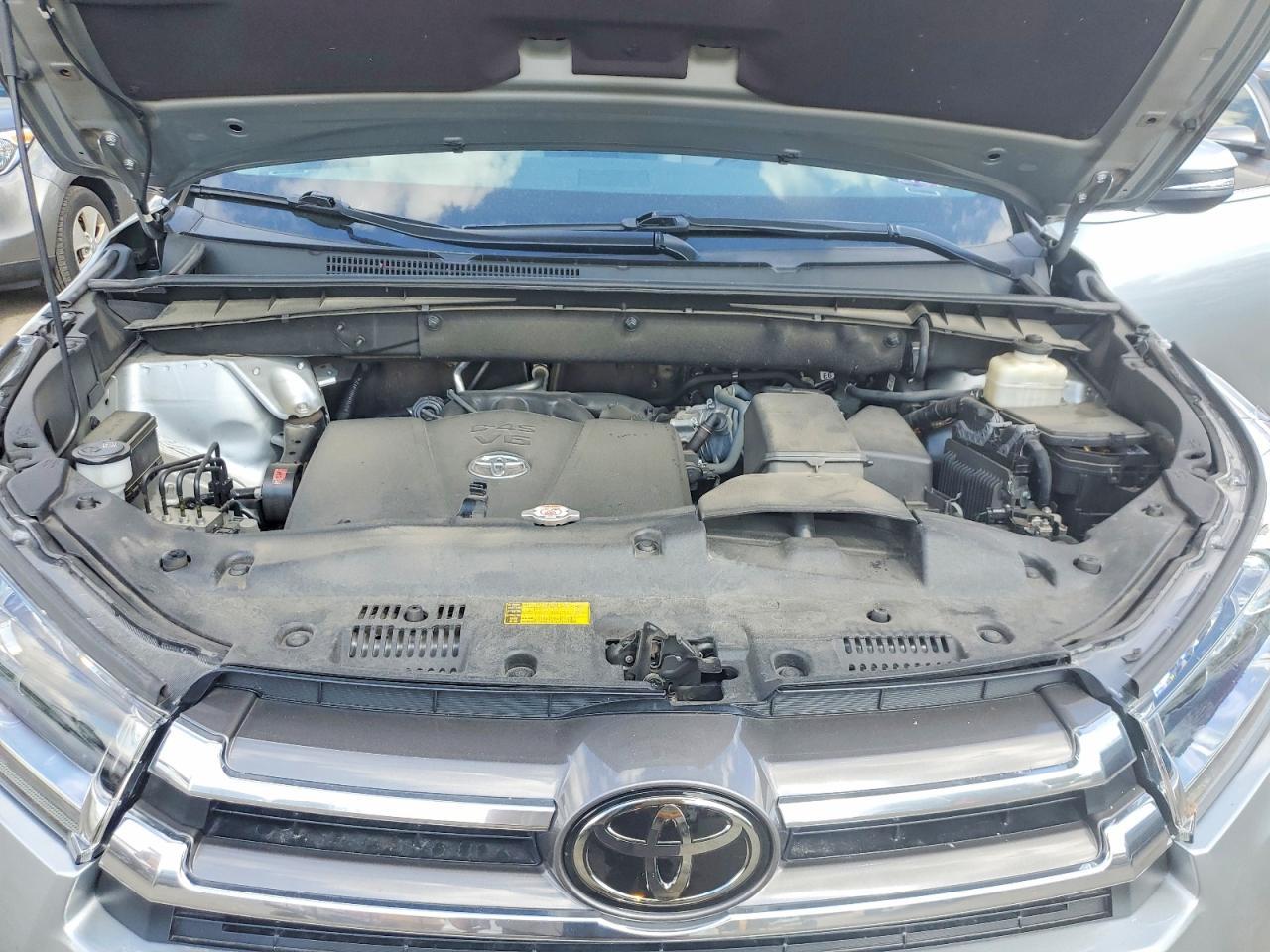 2018 TOYOTA HIGHLANDER