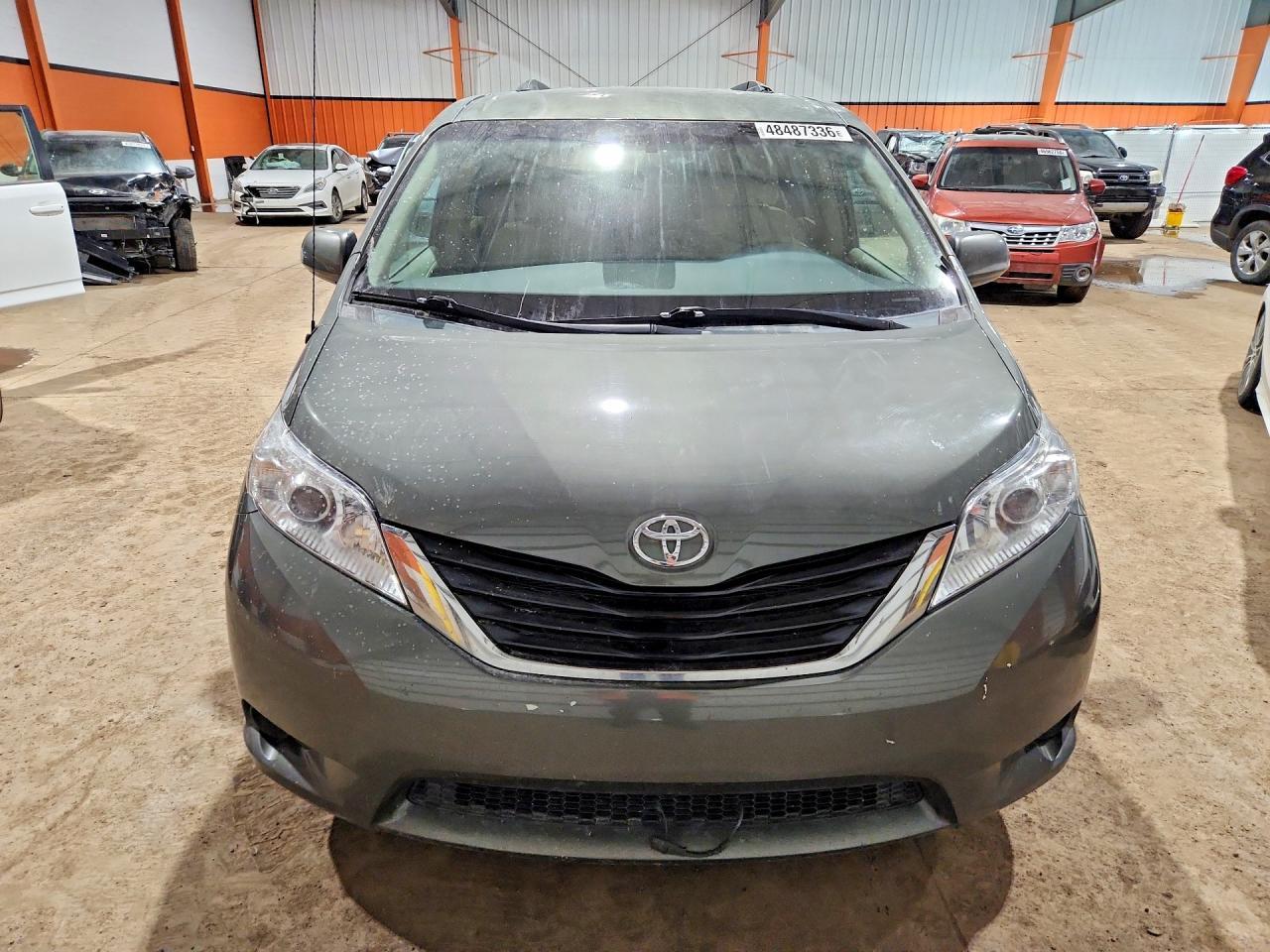 2013 TOYOTA SIENNA