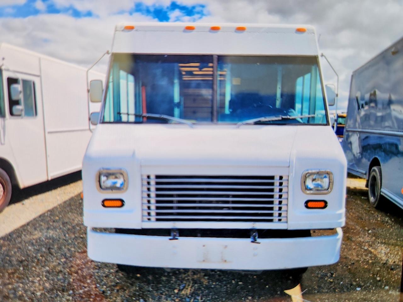 2010 FORD F59
