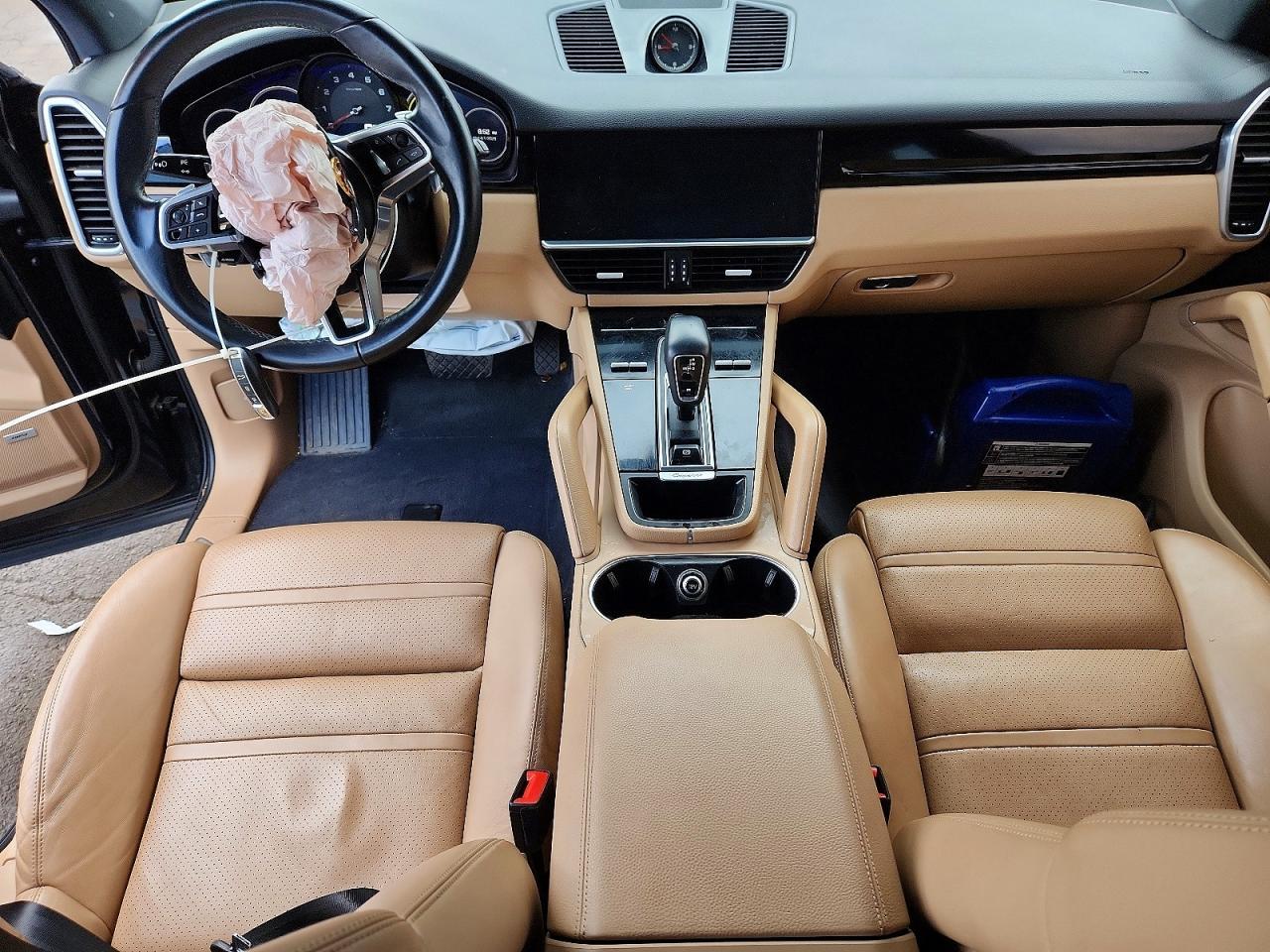2019 PORSCHE CAYENNE