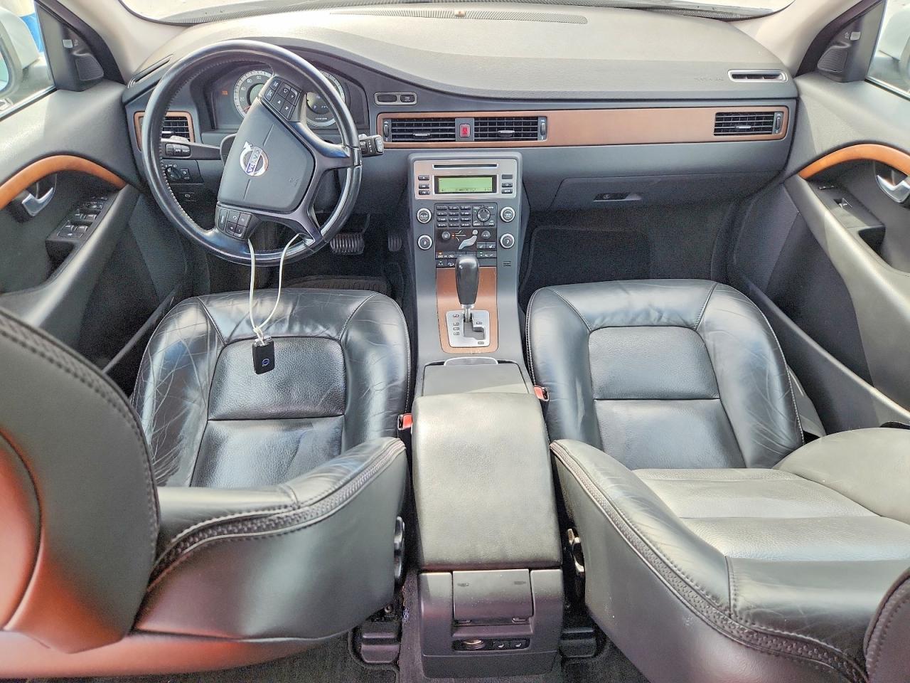 2010 VOLVO XC70