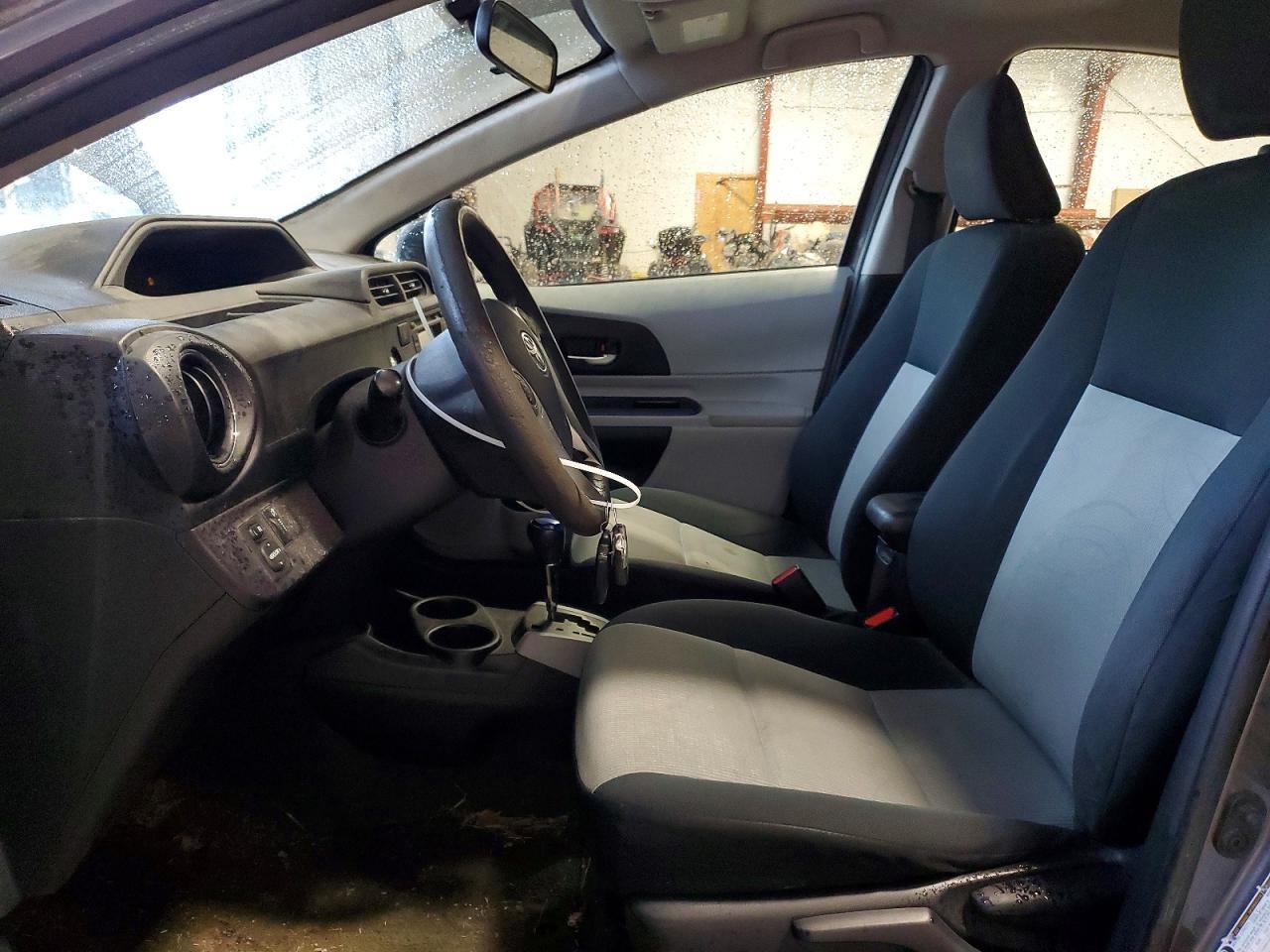 2013 TOYOTA Prius c