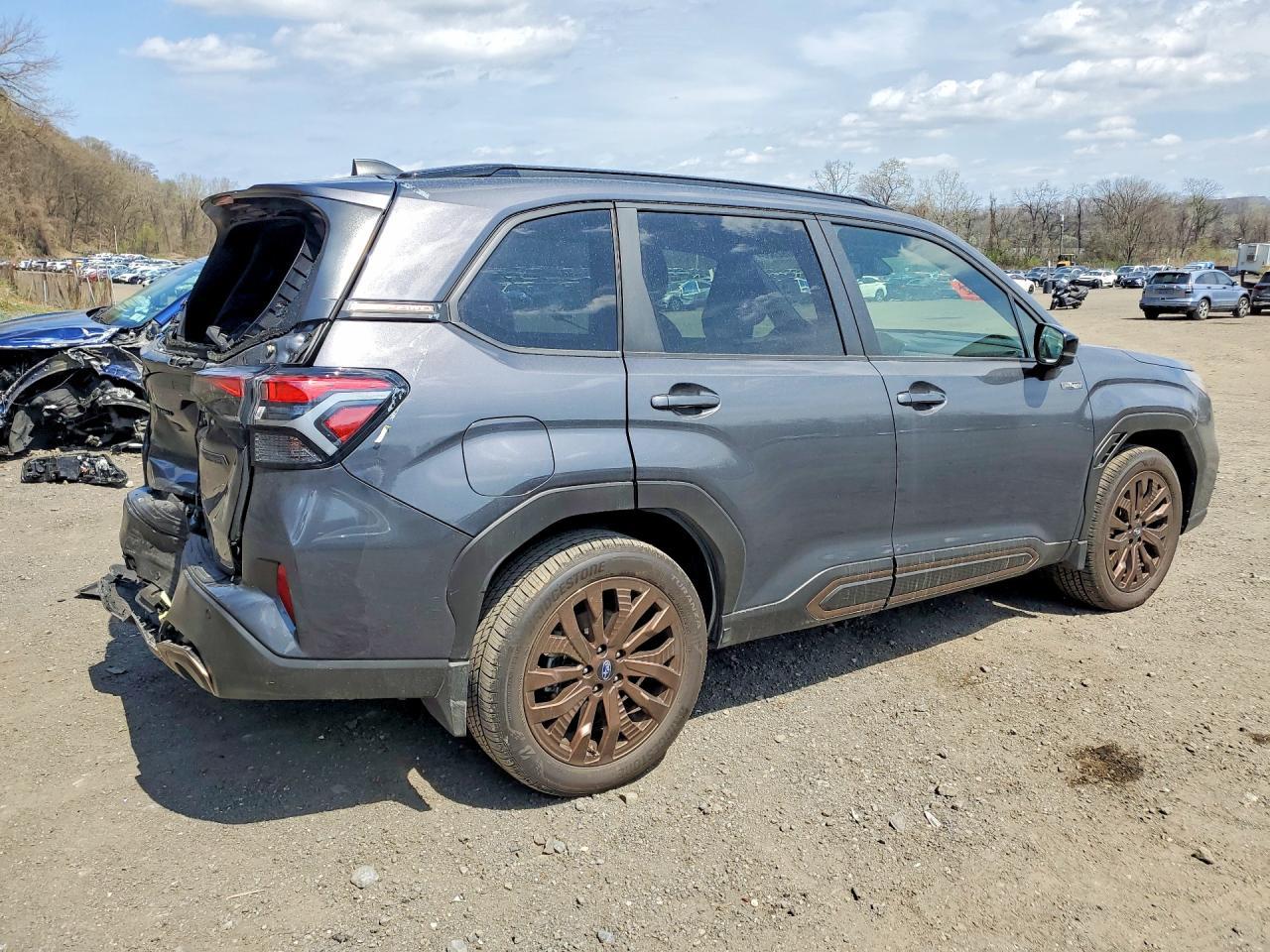2025 SUBARU FORESTER