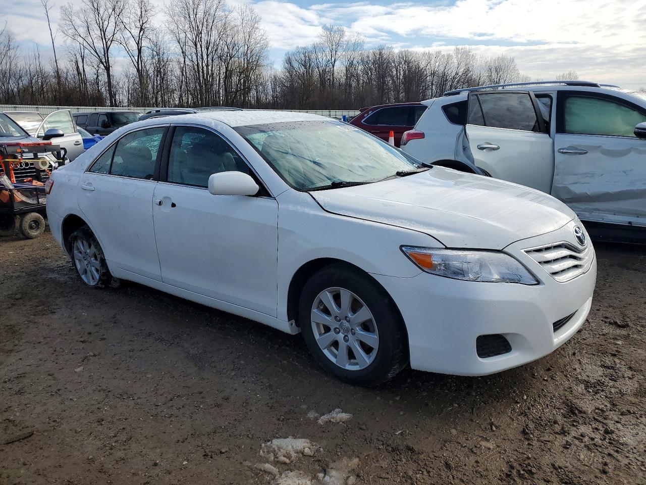 2011 TOYOTA CAMRY